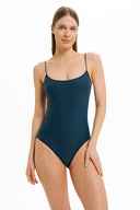 Daisy Deep Blue
